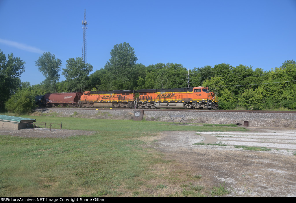 BNSF 7085